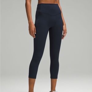 🍋Lululemon All The Right Places crop